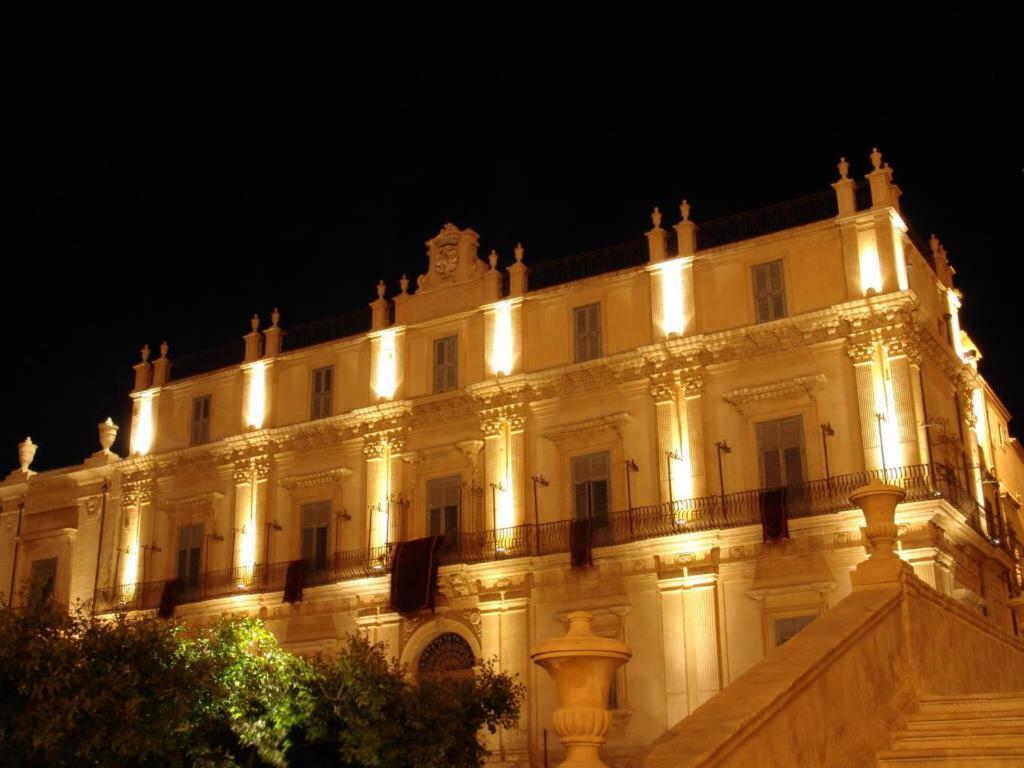 Landolina Palace Hotel Noto Extérieur photo