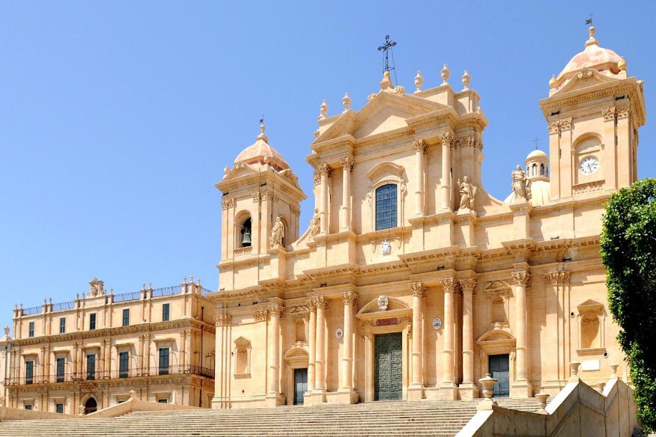 Landolina Palace Hotel Noto Extérieur photo